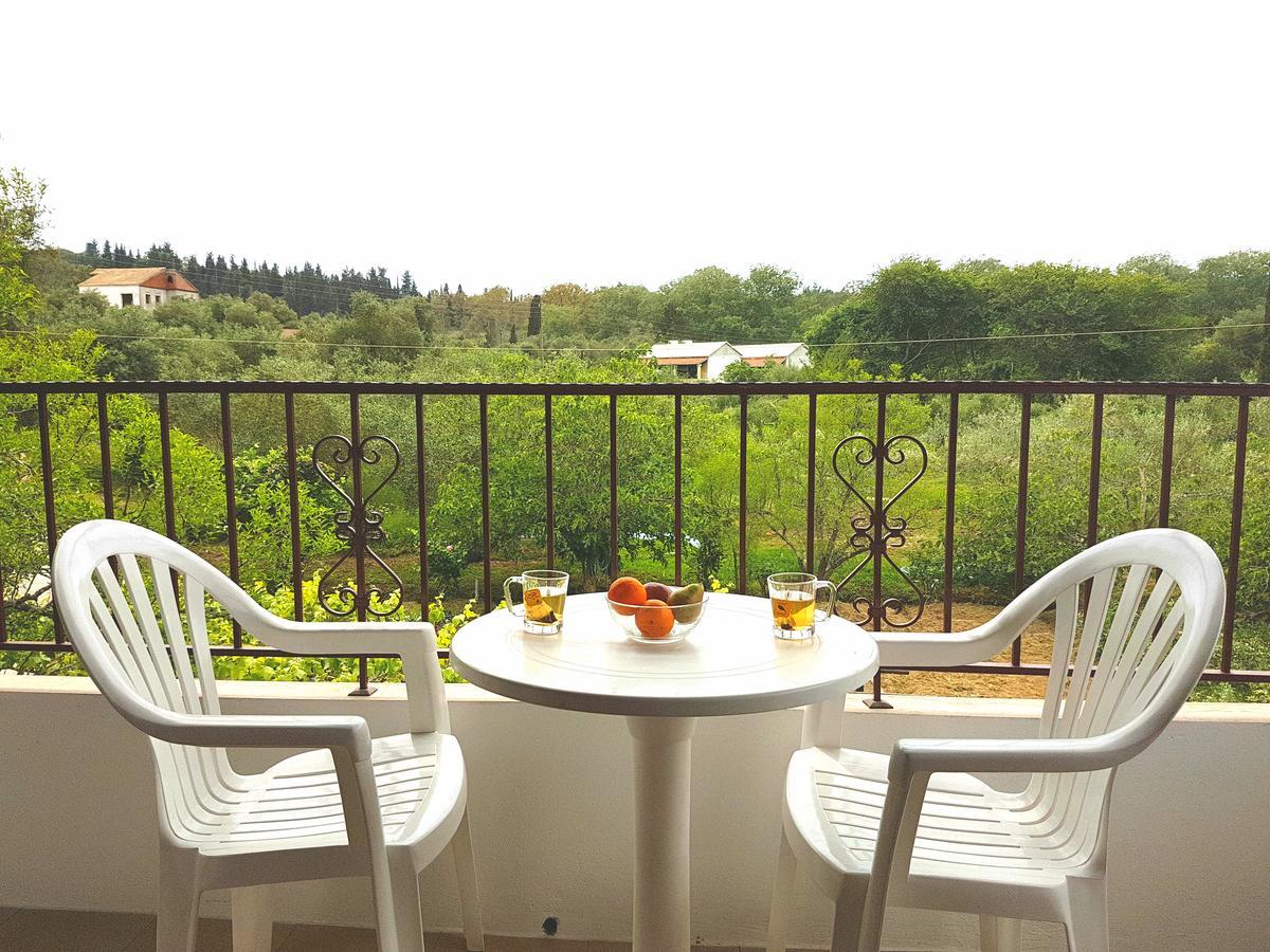 Alexandros Apartament Mesongí