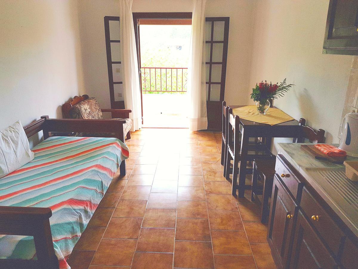 Alexandros Apartament *